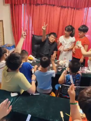 Uncle Frankie聊天室：今天的“魔术亲子乐”，看到大人小朋友其乐融融！